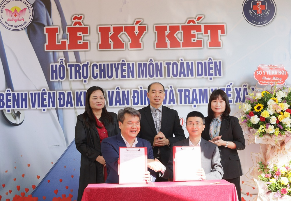 Bệnh viện đa khoa Vân Đình ký kết hỗ trợ chuyên môn cho Trạm y tế xã Vân Đình